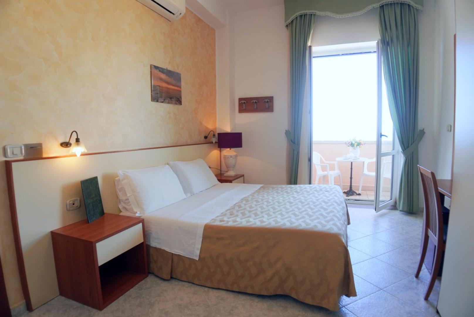 New Hotel Sonia Santa Maria di Castellabate Exterior foto